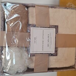 Adrienne Vittadini 3 PC Spa Set ~ Cream NIB